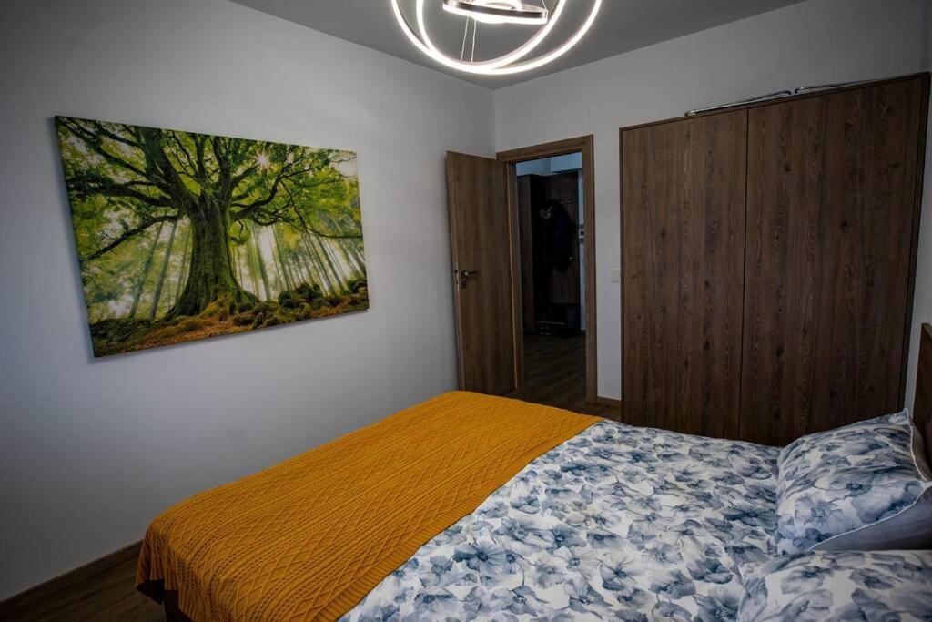 Sunrise Apartment Орадя Экстерьер фото