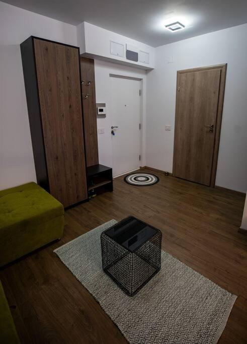 Sunrise Apartment Орадя Экстерьер фото
